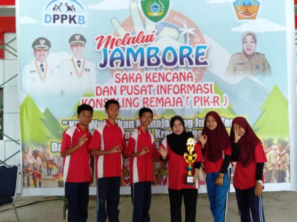 Juara 1 Lomba Pidato Jambore Saka Kencana PIK-R
