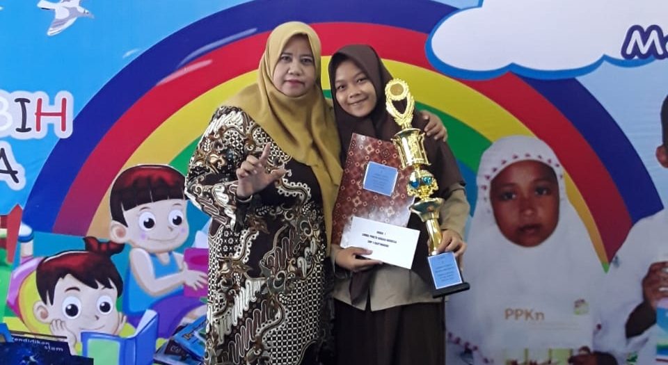 Juara 1 Lomba Pidato Bahasa Inggris